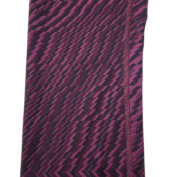 Lululemon Athletica woman's size 6 Shiftted Horizon red and grape color - Picture 8 of 11